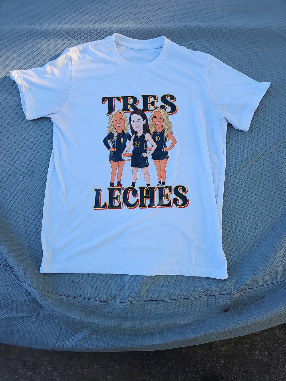 Tres Leches White Graphic Unisex Tee Medium